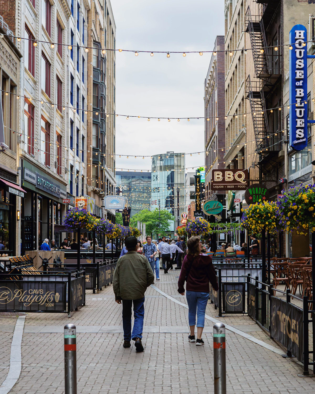 Pedestrian street with storefront signs, Columbus